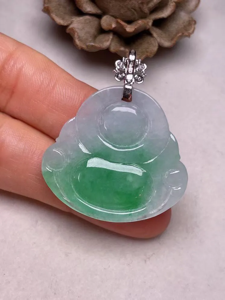 冰糯种飘绿佛公吊坠、真金真钻镶嵌，种水好，玉质细腻 .裸石尺寸 31.7*29.8