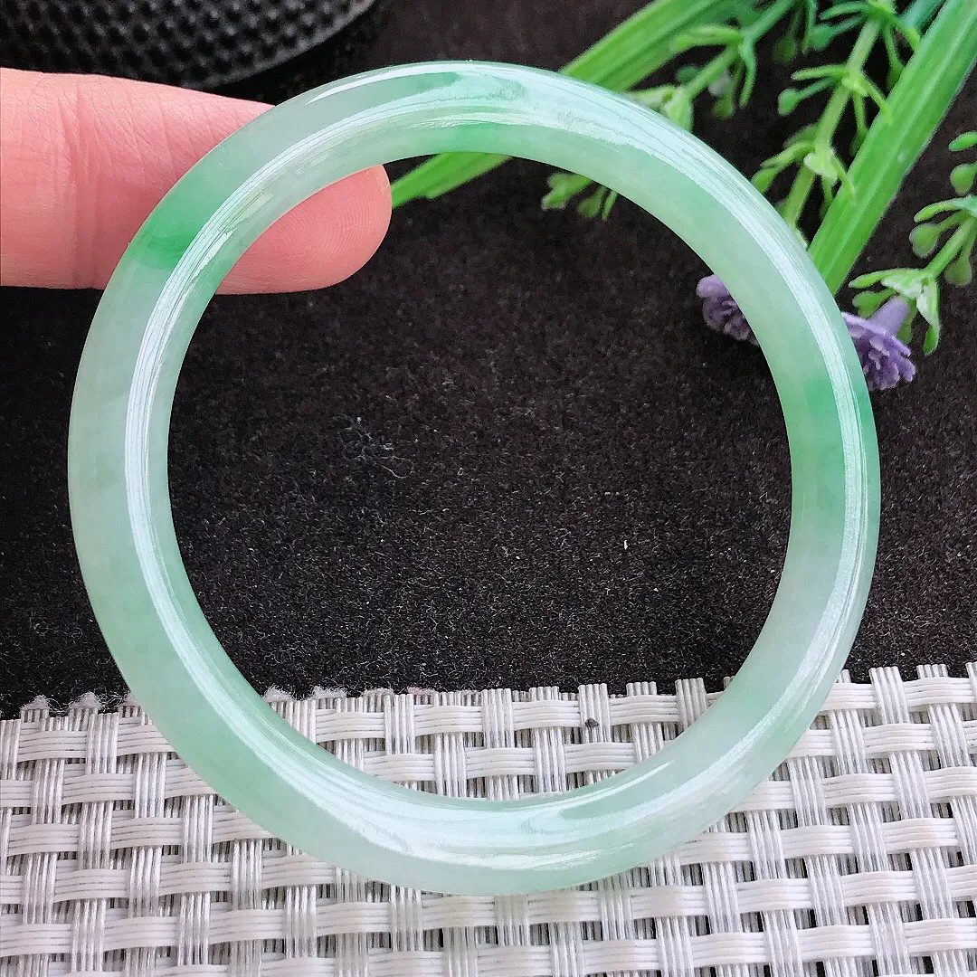 实拍A货翡翠52/6.6/7.3小圈口老坑冰胶水灵冰甜绿圆条手镯翡翠玉镯子平安镯