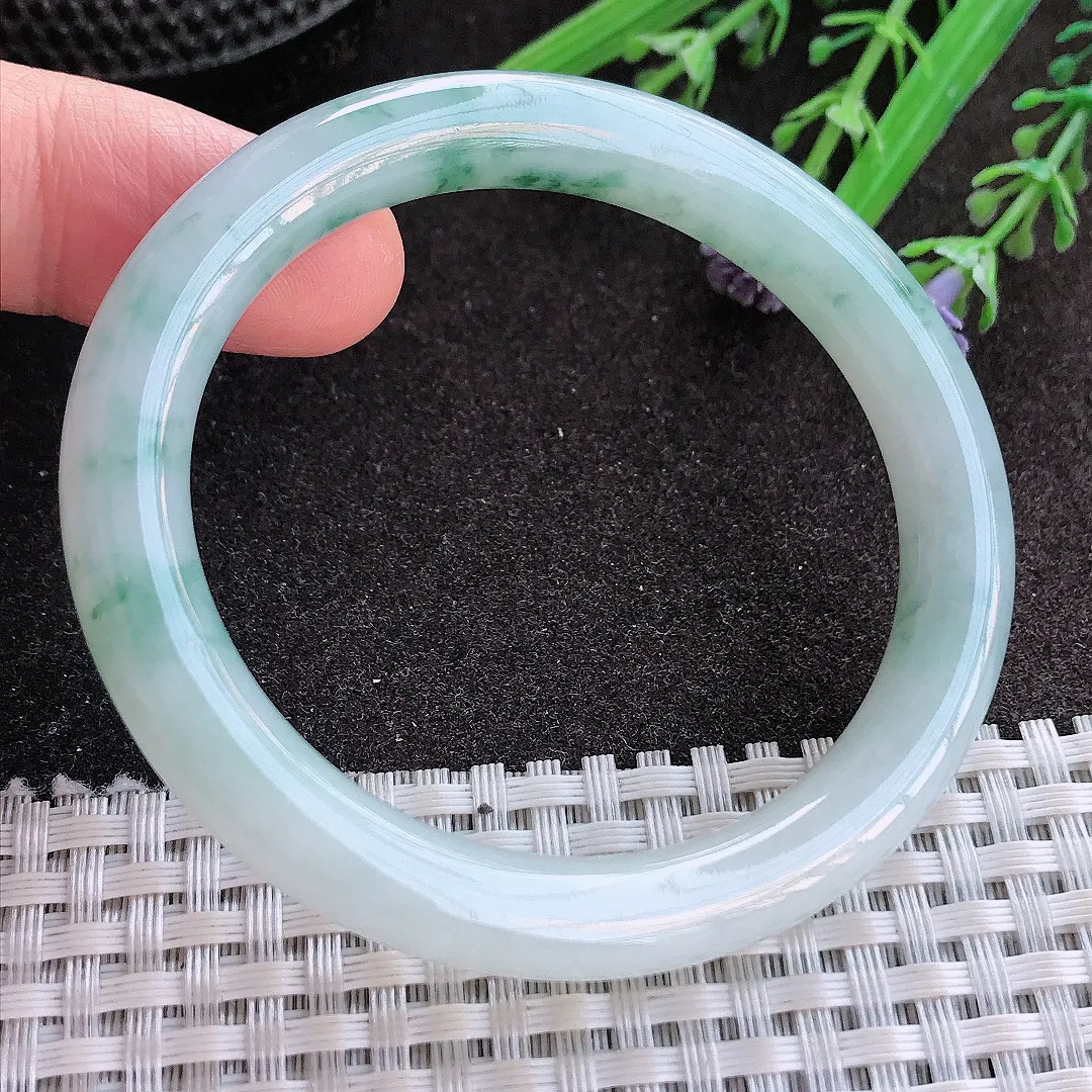 实拍A货翡翠老坑冰胶水灵飘花贵妃手镯翡翠玉镯圆条贵妃