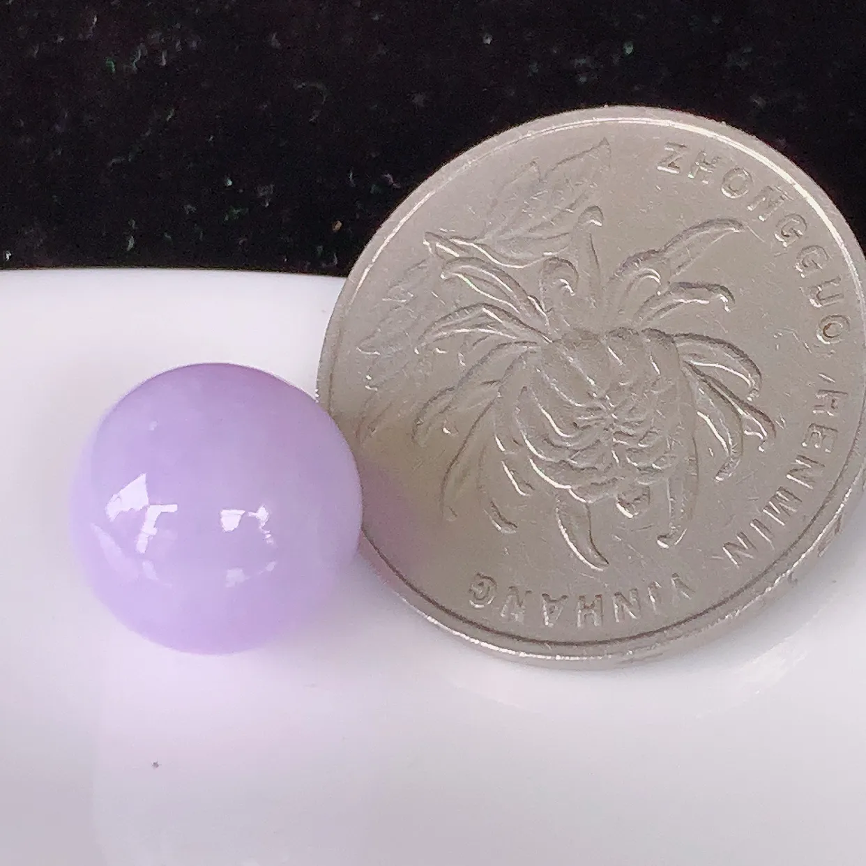 自然光实拍，紫罗兰翡翠圆珠、转运珠吊坠，寓意“时来运转，财源滚滚” 寓意佳，佩戴时尚优雅！#05.22尺寸12.2