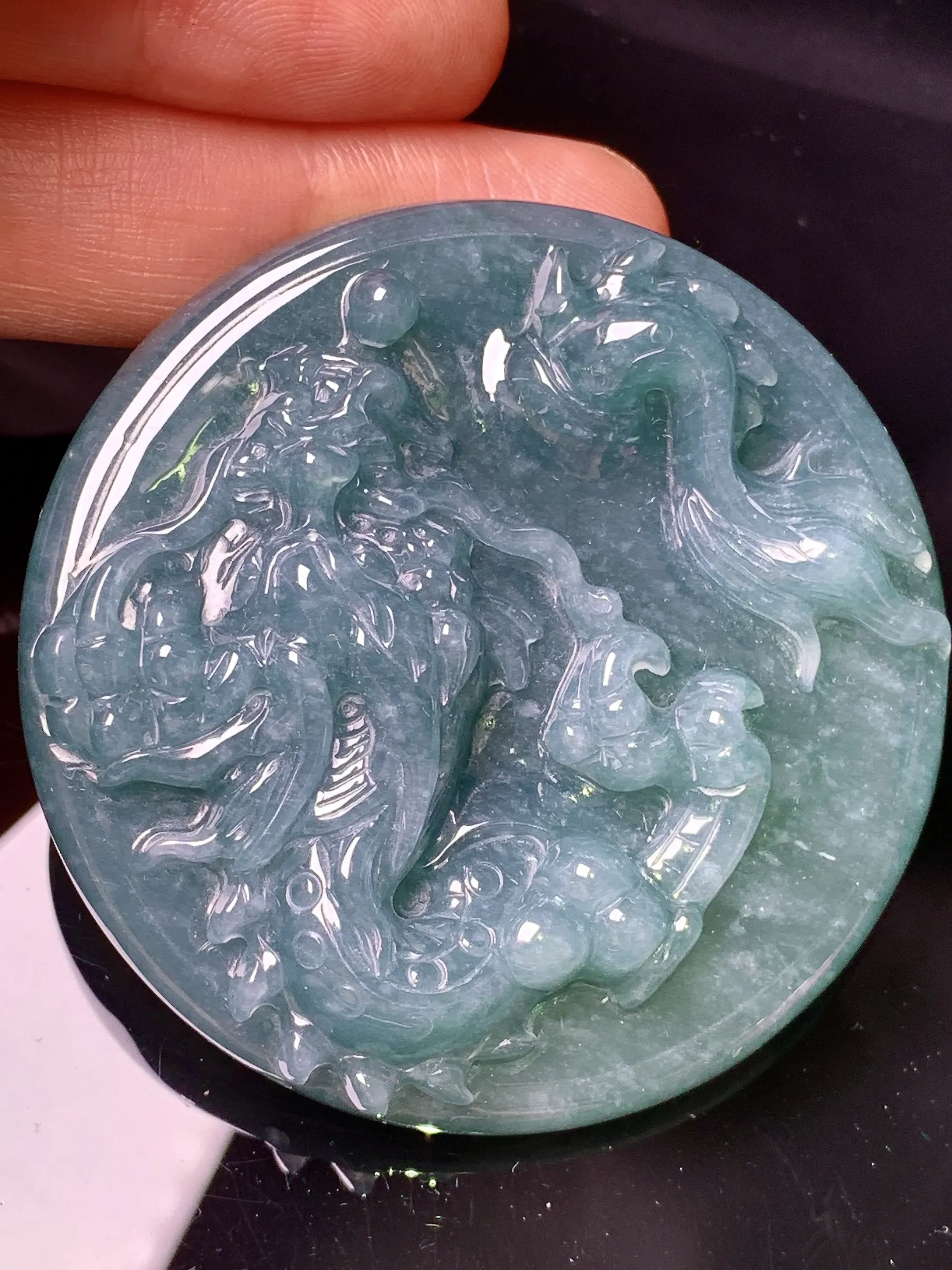 生肖龙牌吊坠 玉质细腻 色泽清新艳丽 整体尺寸53*11.8