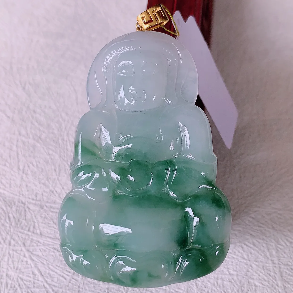 18K金镶嵌冰飘花翡翠观音菩萨吊坠，赐福翡翠观音，观音面相端庄，品相佳，佩戴气质！#35.16整体6