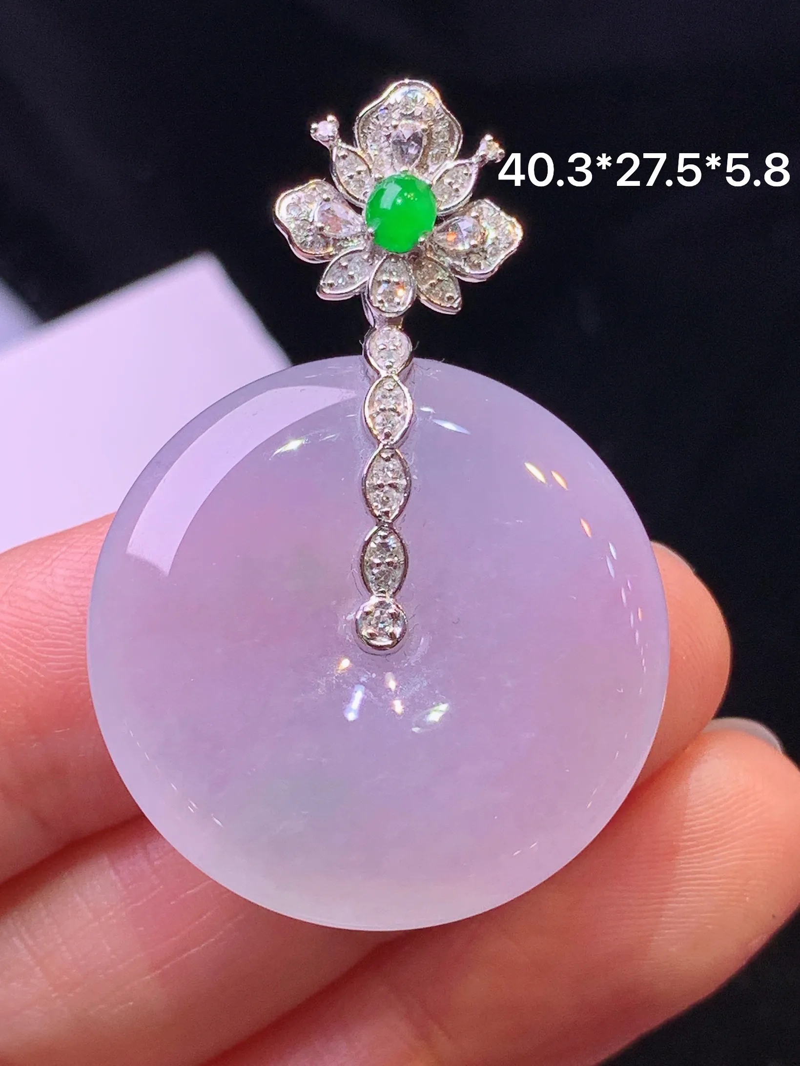 18k金钻镶嵌冰种淡紫罗兰平安扣吊坠 玉质细腻 色泽清新艳丽 整体尺寸40.3*27.5*5.8