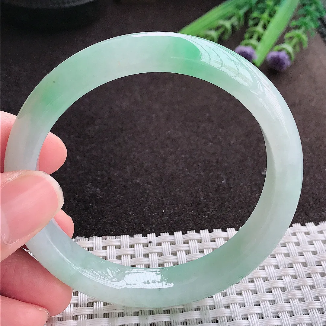 实拍A货翡翠59/11.8/8.2老坑冰润起胶飘阳绿手镯宽边玉镯子平安镯