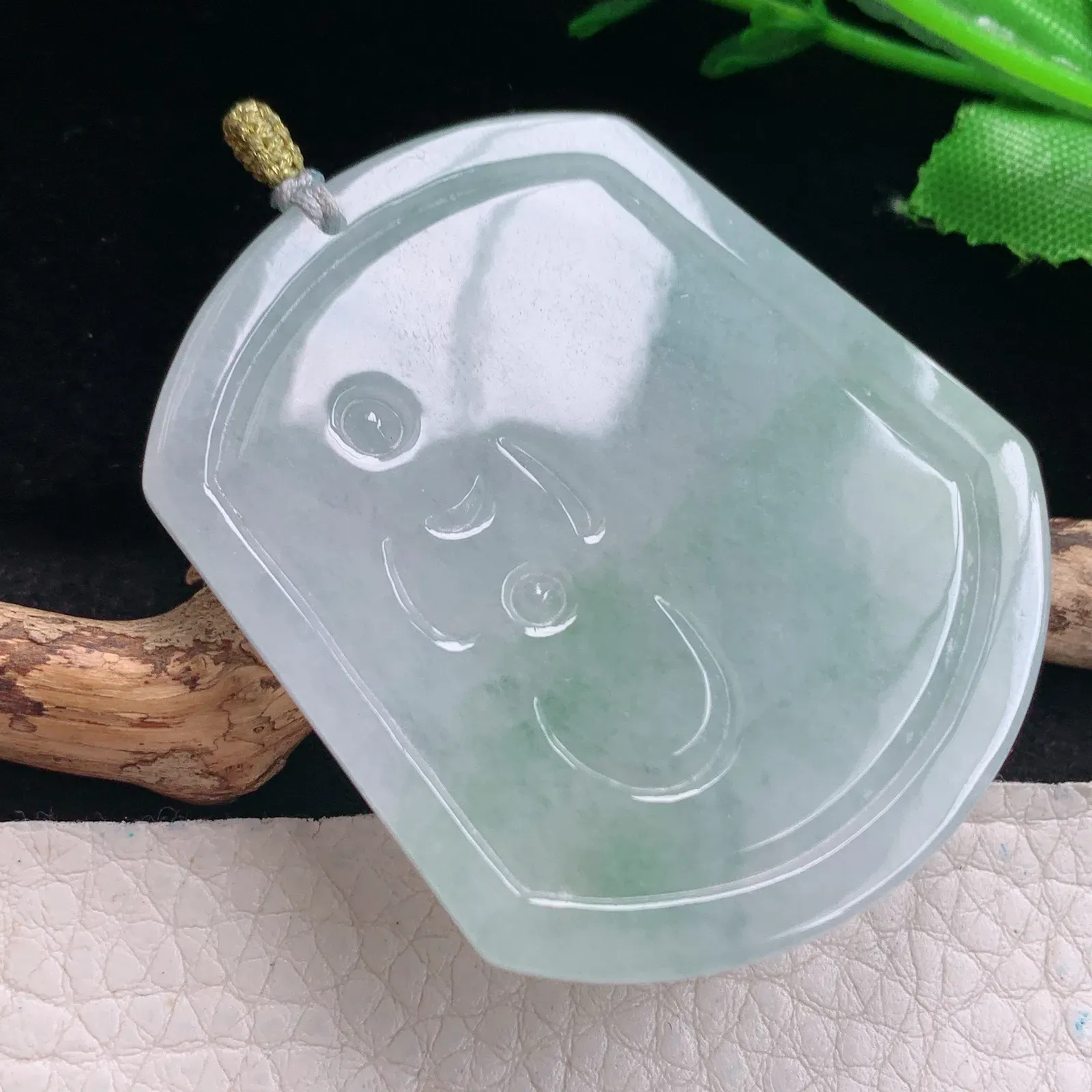 rp实拍53*45*5.8缅甸翡翠精雕冰飘绿花普贤菩萨生肖守护神玉吊坠 玉挂坠