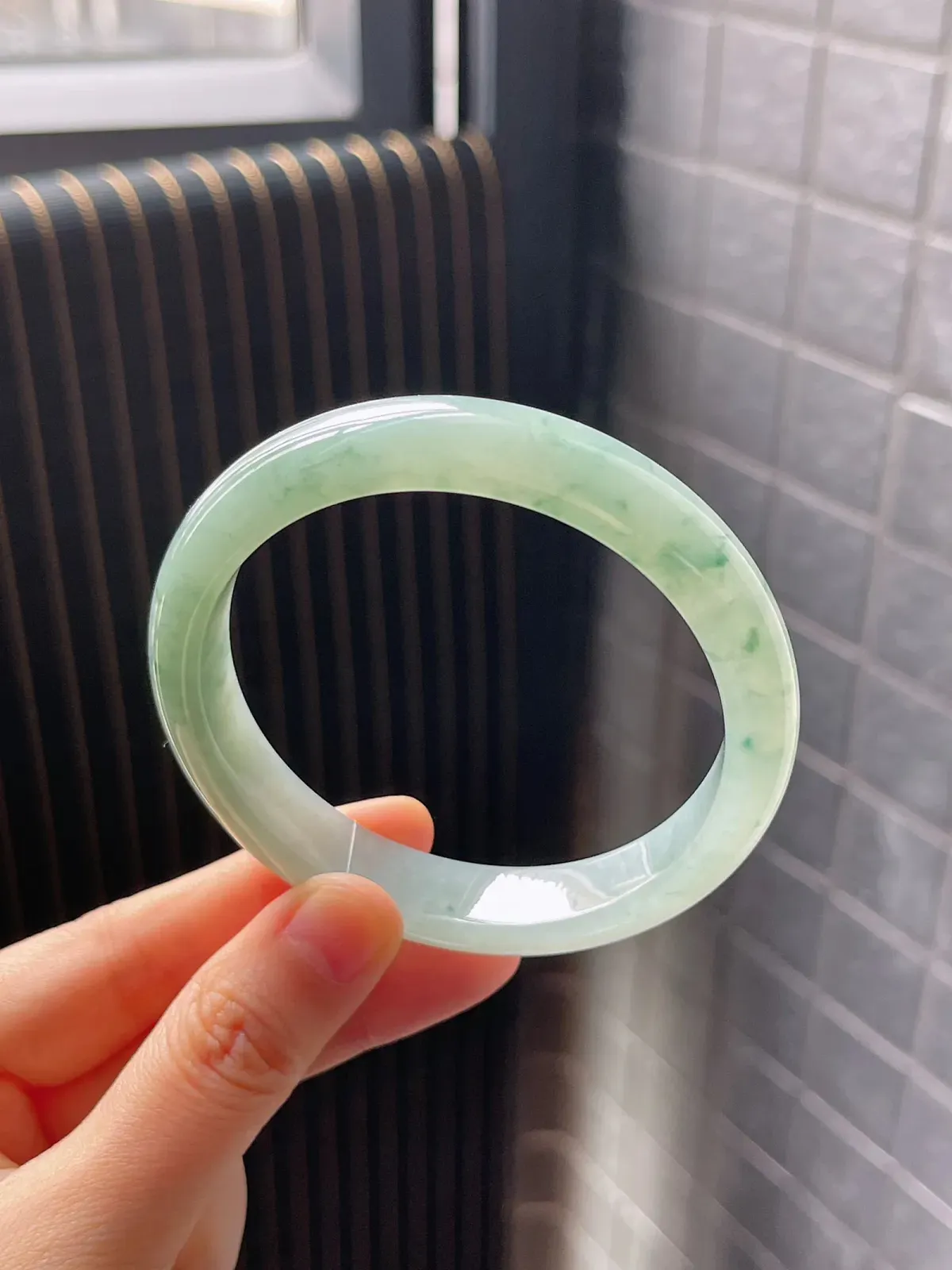 正圈57.7圈口，翡翠冰糯种绿色手镯