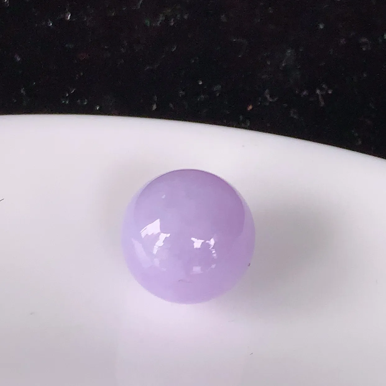 自然光实拍，紫罗兰翡翠圆珠、转运珠吊坠，寓意“时来运转，财源滚滚” 寓意佳，佩戴时尚优雅！#05.22尺寸12.2