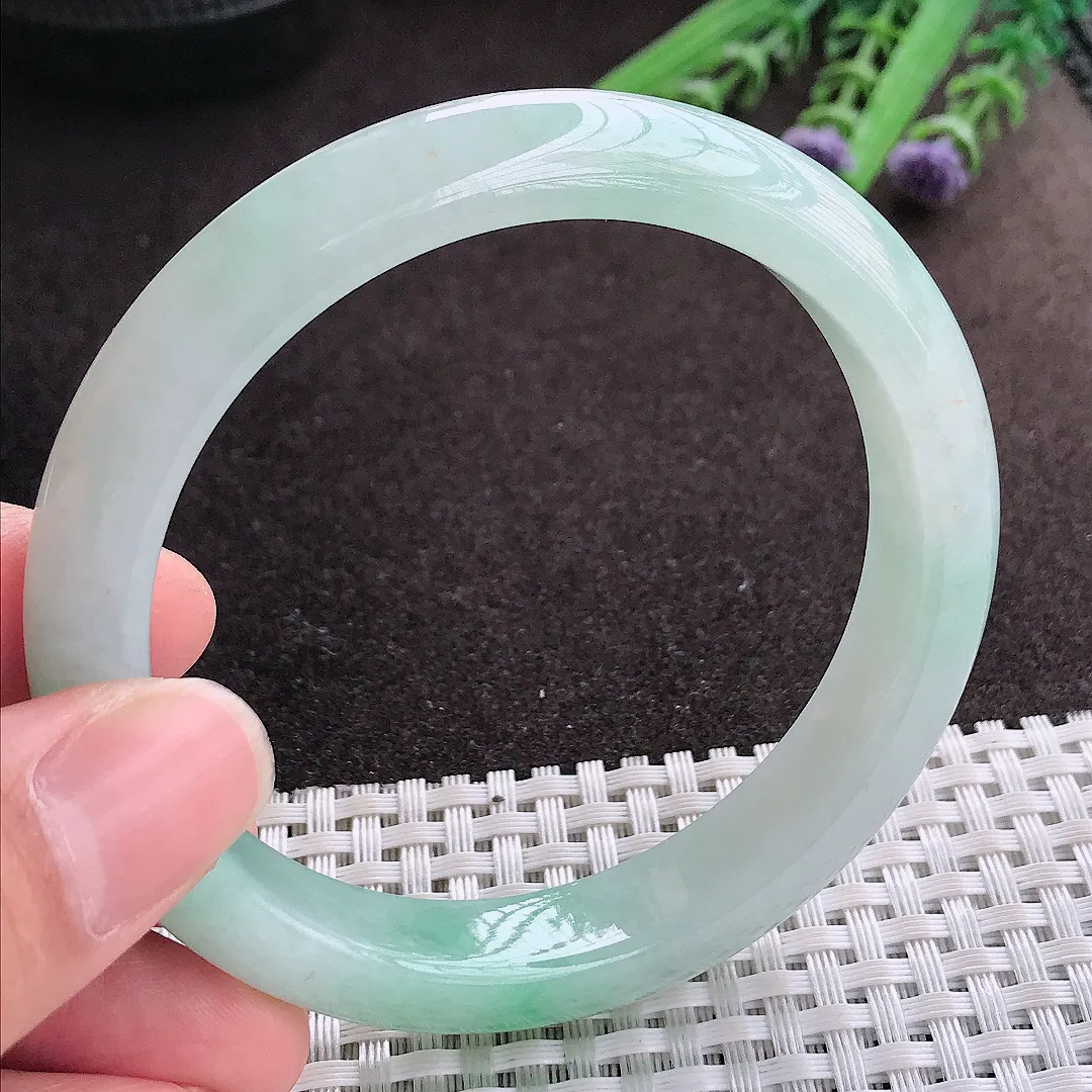 实拍A货翡翠59/11.8/8.2老坑冰润起胶飘阳绿手镯宽边玉镯子平安镯