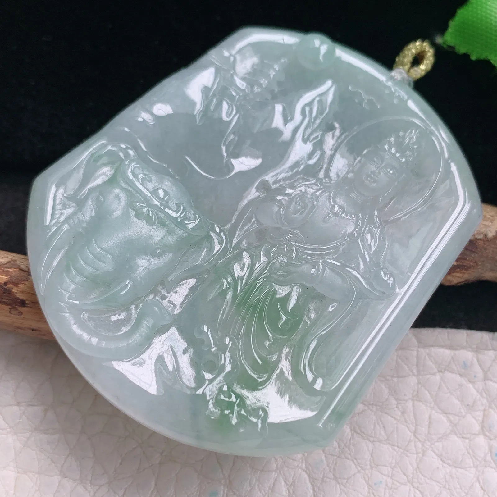 rp实拍53*45*5.8缅甸翡翠精雕冰飘绿花普贤菩萨生肖守护神玉吊坠 玉挂坠