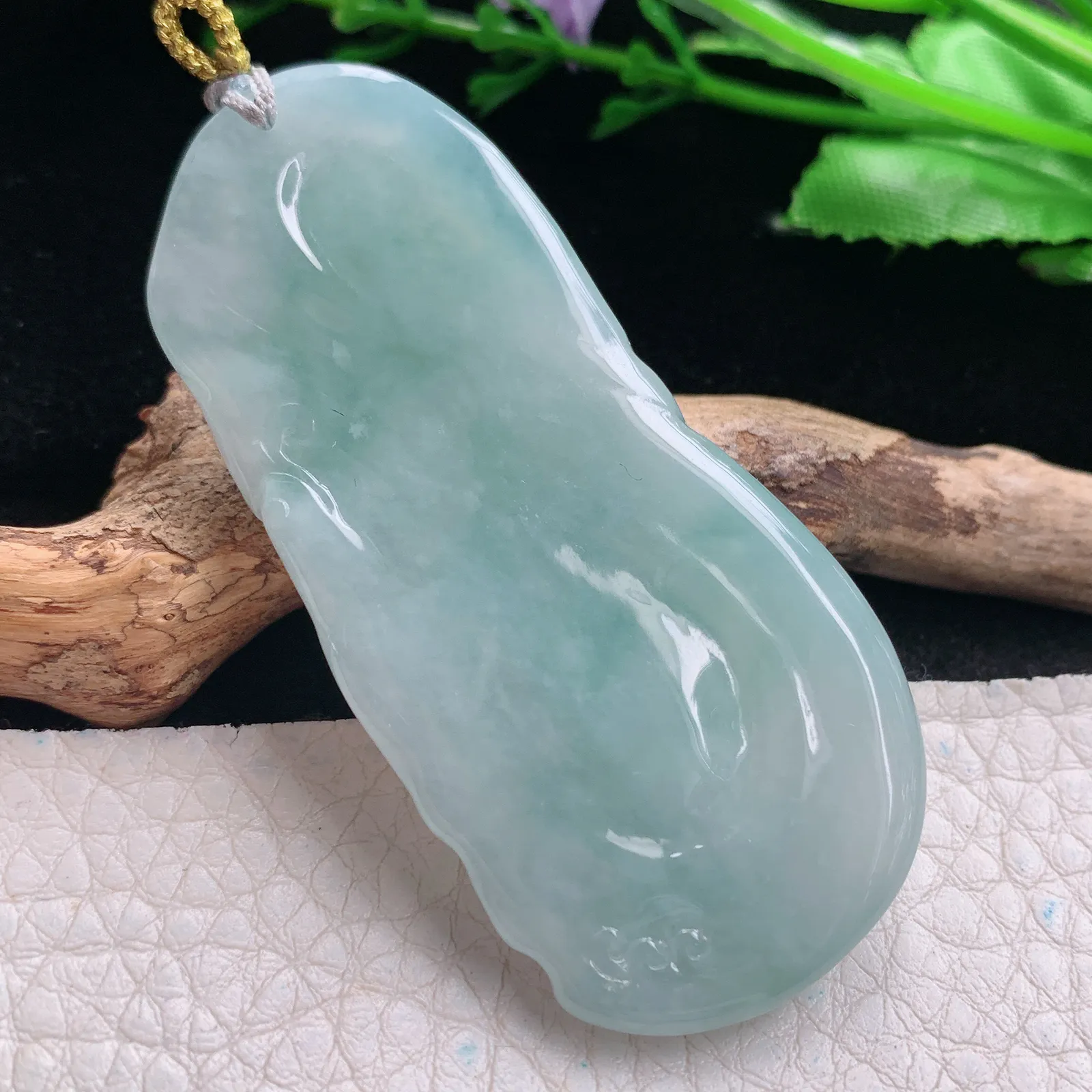 rp实拍60*28.2*8.5缅甸翡翠精雕冰晴关公 关二爷玉吊坠 玉挂坠