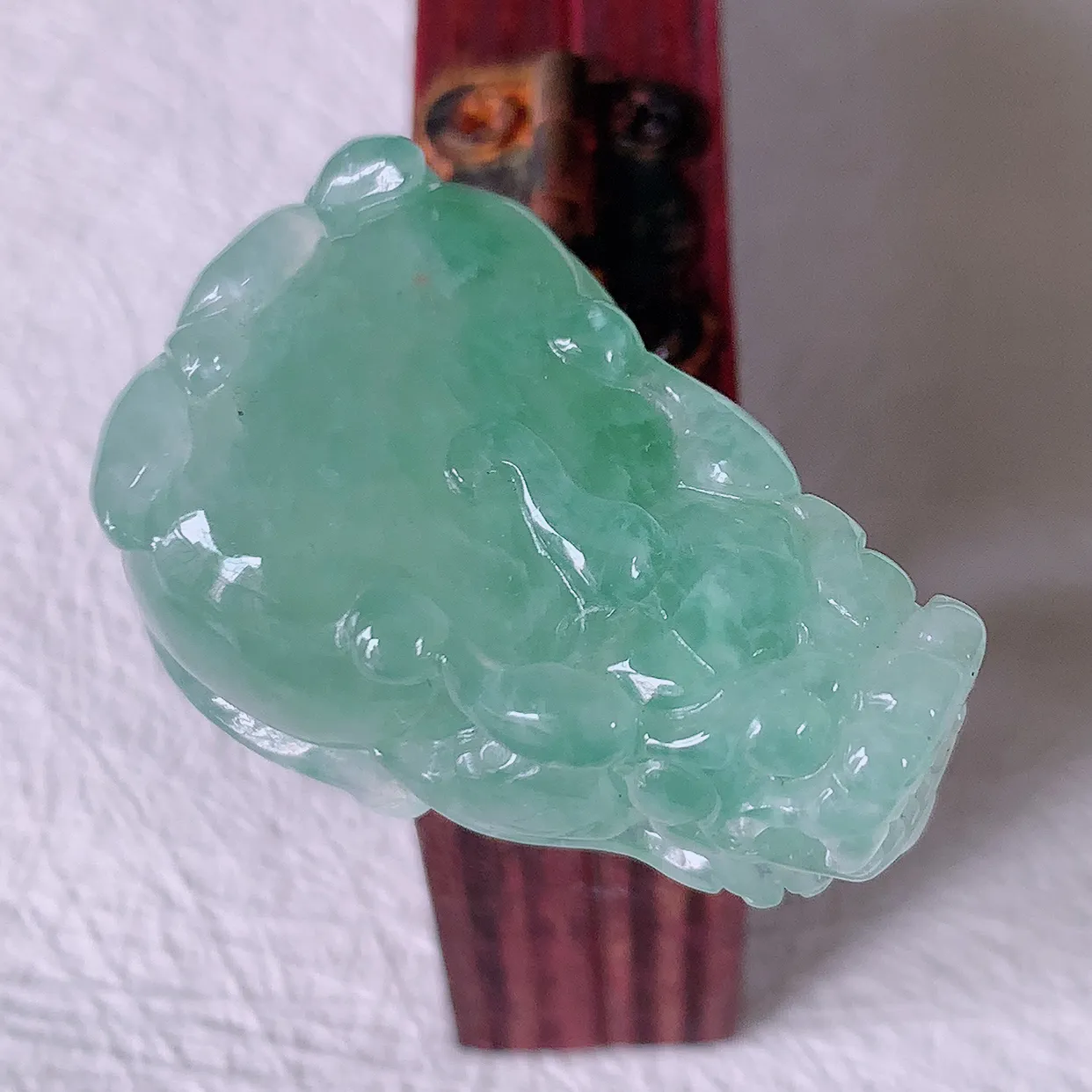 自然光实拍，冰飘花翡翠招财貔貅吊坠，民间有“一摸貔貅运程旺盛，再摸貔貅财运滚滚，三摸貔貅平步青云 ”  的美好祝愿。#46.16