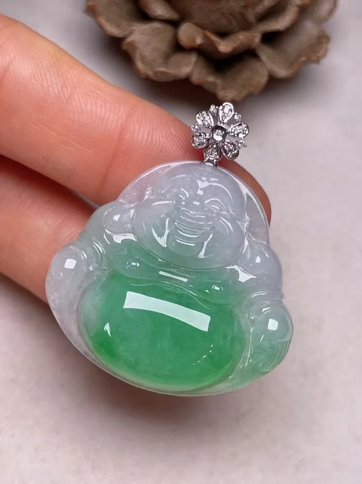 冰糯种飘绿佛公吊坠、真金真钻镶嵌，种水好，玉质细腻 .裸石尺寸 31.7*29.8
