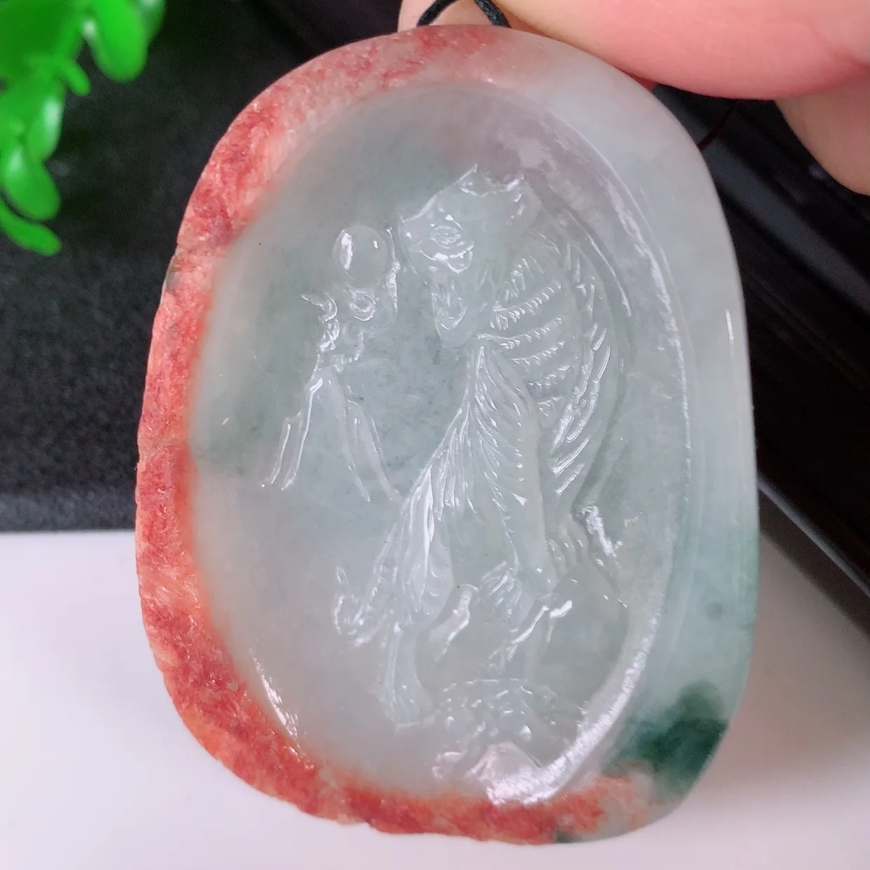 自然光实拍，冰透三彩翡翠生肖虎牌吊坠，黄加绿翡翠，种老水足，雕工精湛 ， 寓意美好，佩戴时尚出众！#60.16