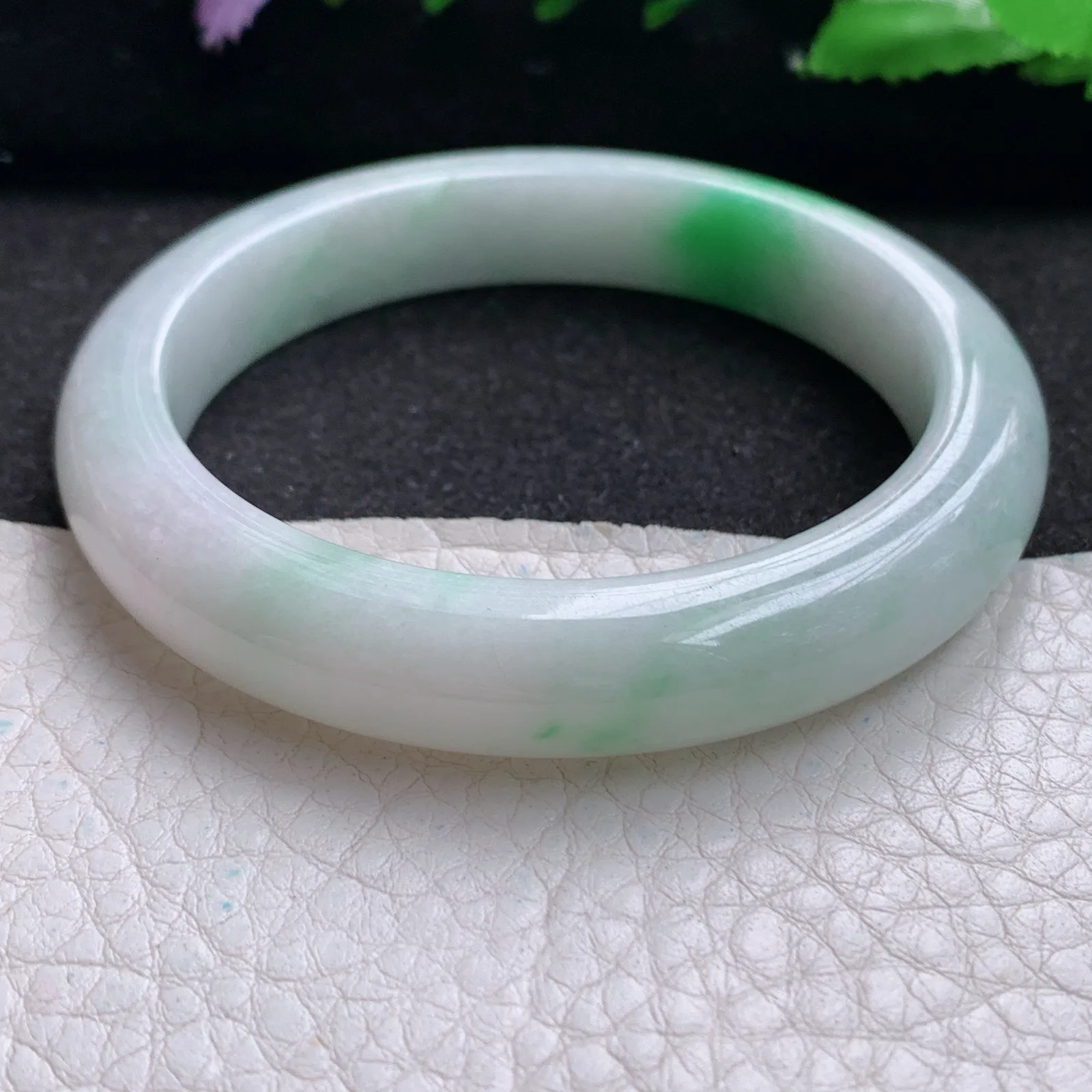 nr自然光54*10.6*8.5平安镯 缅甸翡翠a货玉手镯飘绿宽边玉手环