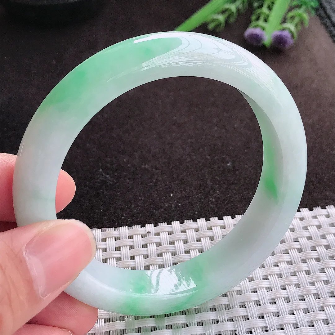 实拍A货翡翠57.5/13.3/9老坑冰润飘绿手镯宽边玉镯子平安镯