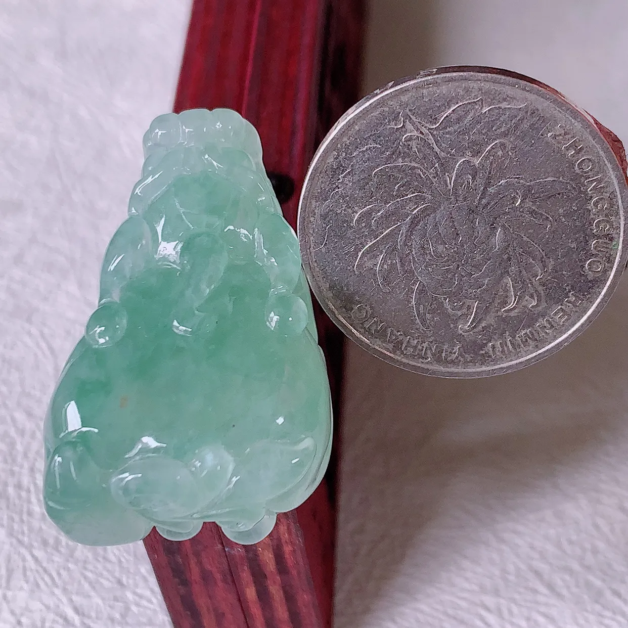 自然光实拍，冰飘花翡翠招财貔貅吊坠，民间有“一摸貔貅运程旺盛，再摸貔貅财运滚滚，三摸貔貅平步青云 ”  的美好祝愿。#46.16