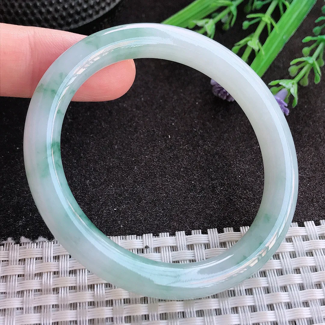 实拍A货翡翠老坑冰胶水灵飘花贵妃手镯翡翠玉镯圆条贵妃