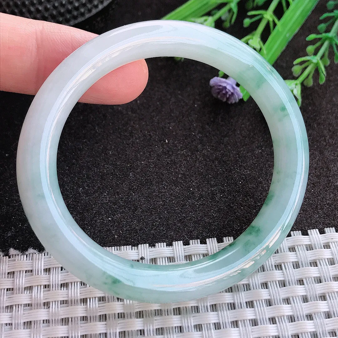 实拍A货翡翠老坑冰胶水灵飘花贵妃手镯翡翠玉镯圆条贵妃