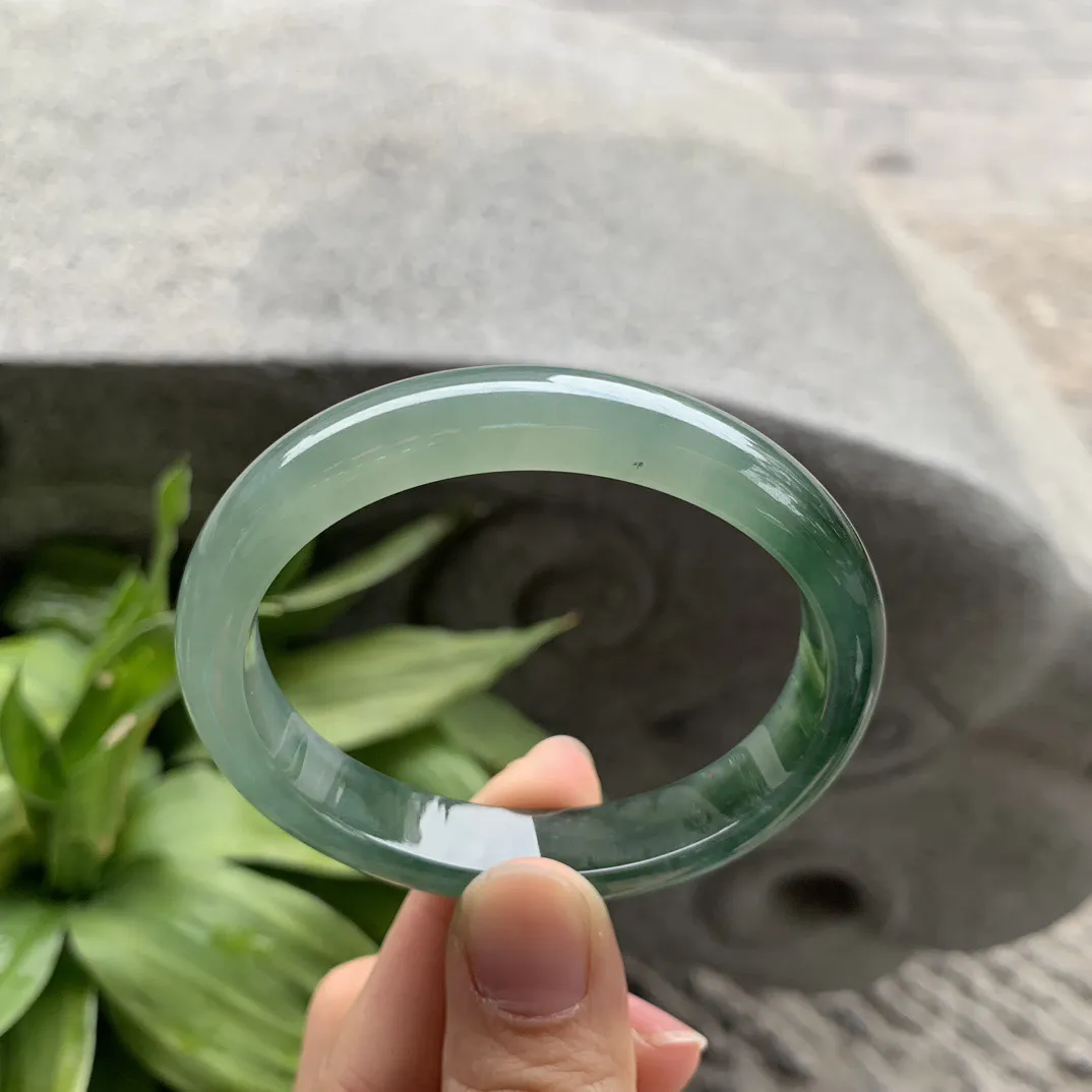 圈口55.3-46.5-11.4-6.8 【芙蓉绿贵妃手镯】贵妃55 56可戴