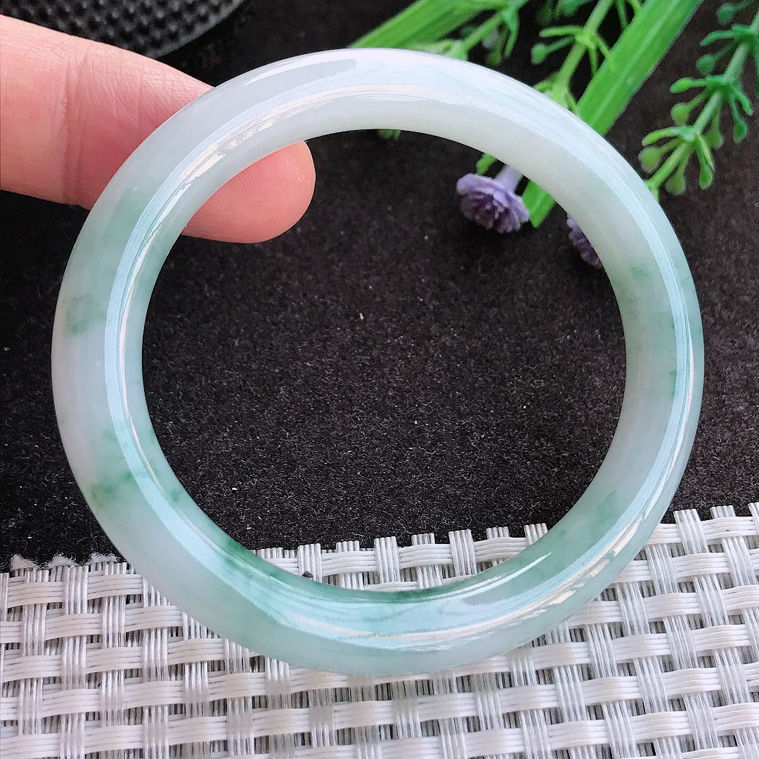 实拍A货翡翠老坑冰胶水灵飘花贵妃手镯翡翠玉镯圆条贵妃