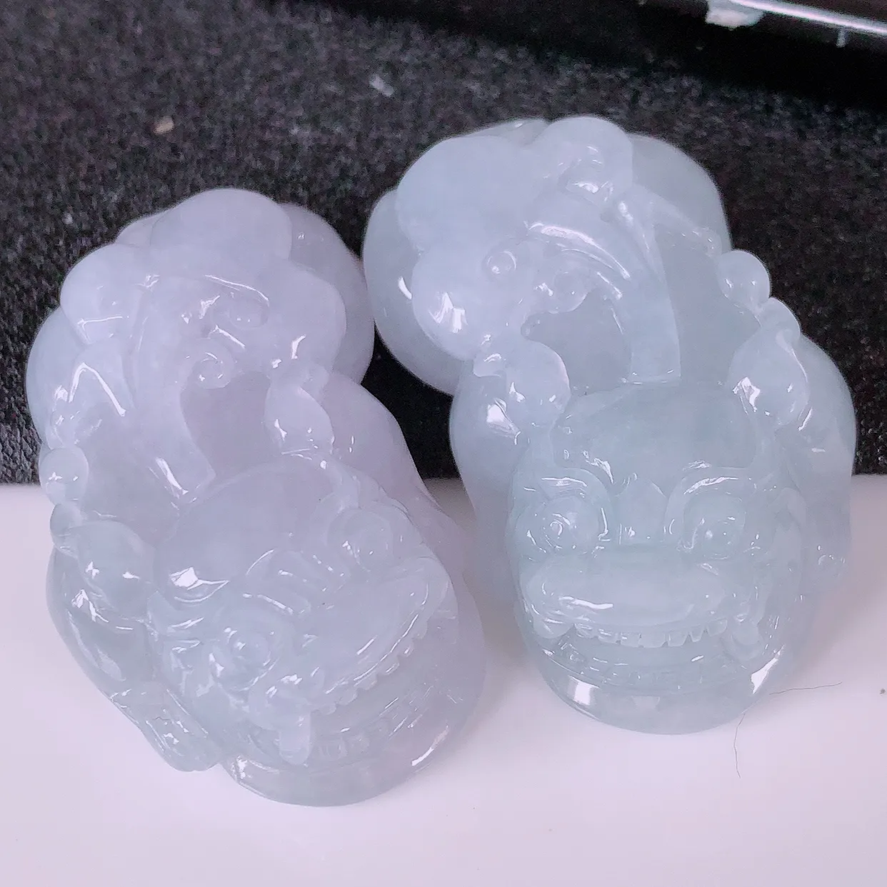 自然光实拍，冰润翡翠一对招财貔貅吊坠，民间有“一摸貔貅运程旺盛，再摸貔貅财运滚滚，三摸貔貅平步青云 ”  的美好祝愿。#05.16