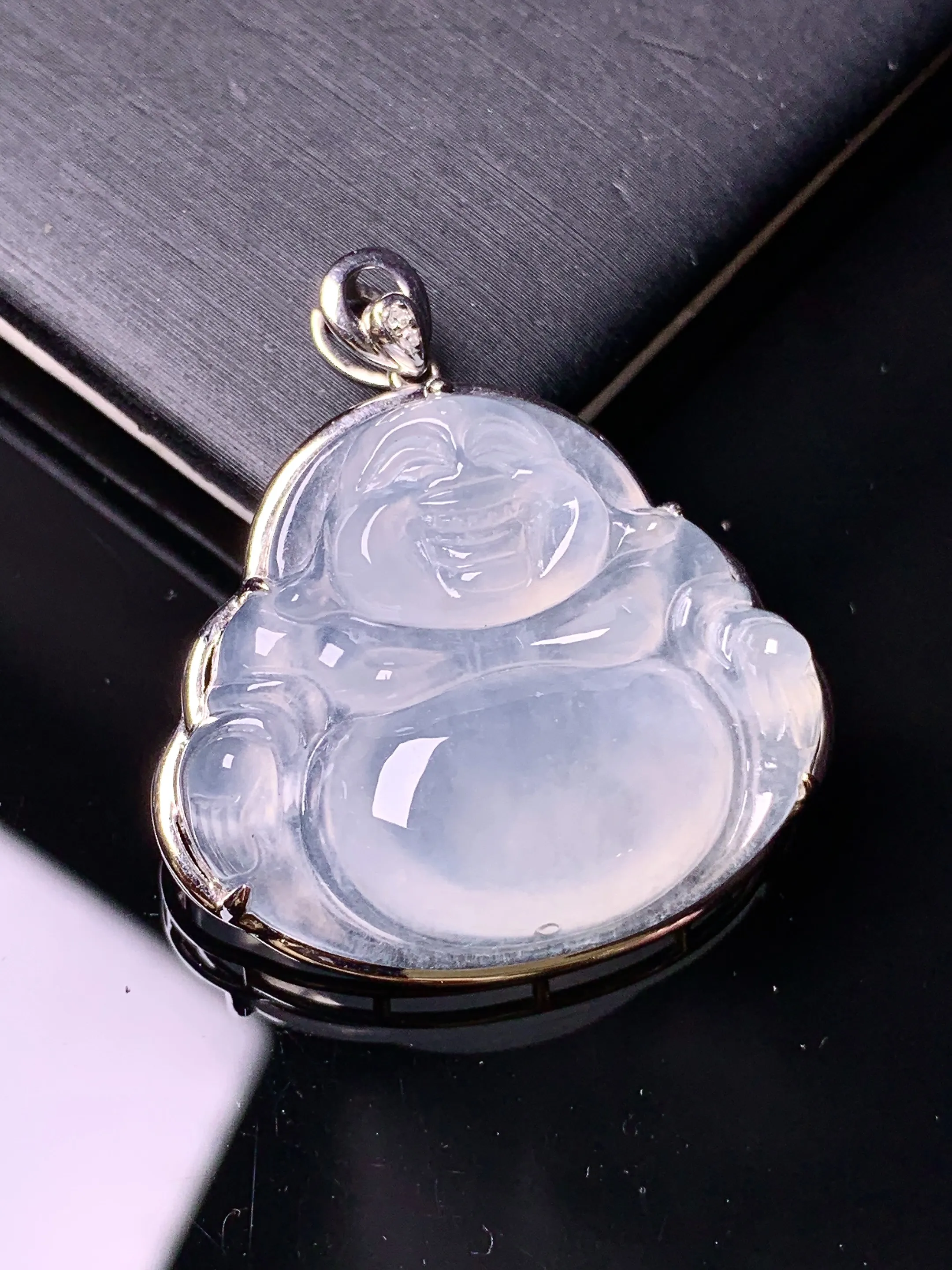 18k金镶嵌冰种佛公吊坠 玉质细腻 色泽清新艳丽 整体尺寸32.6*30*8.2