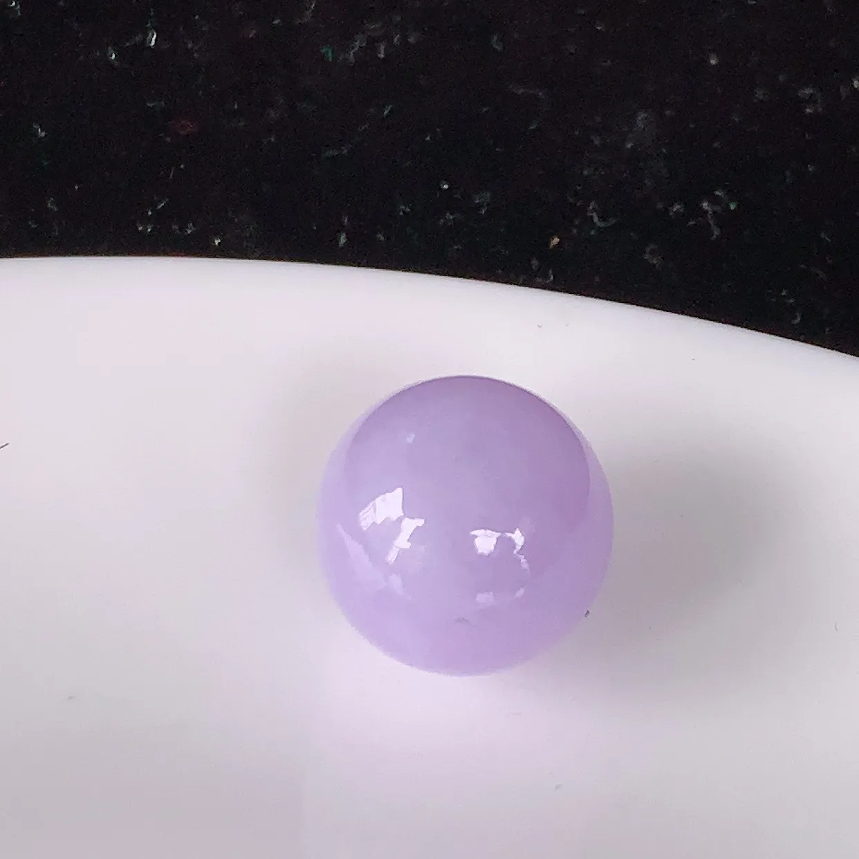 自然光实拍，紫罗兰翡翠圆珠、转运珠吊坠，寓意“时来运转，财源滚滚” 寓意佳，佩戴时尚优雅！#05.22尺寸12.2