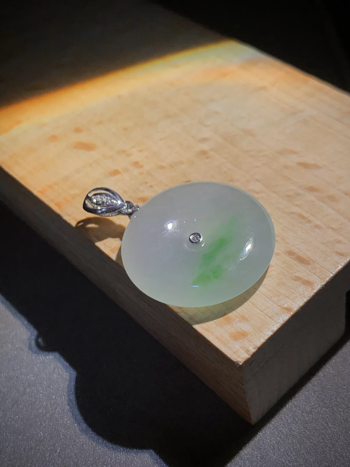 飘花平安扣子，裸石21.5-4.8mm，4.7g，
18K金，南非钻，