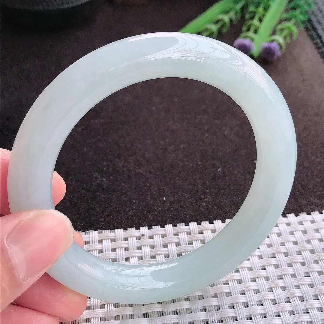 实拍A货翡翠57/10.8老坑冰润起胶冰纯天空蓝圆条手镯翡翠玉镯子平安镯