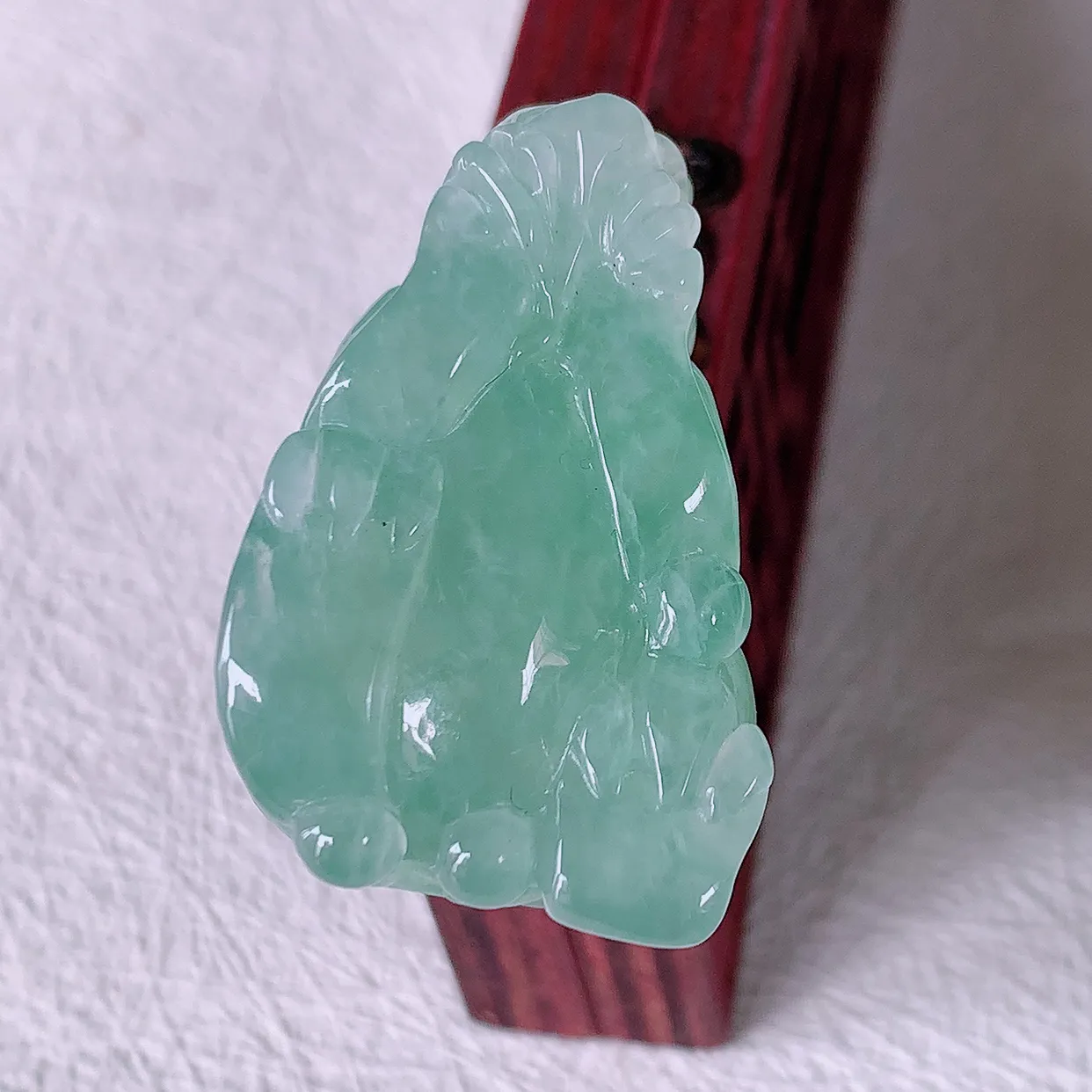 自然光实拍，冰飘花翡翠招财貔貅吊坠，民间有“一摸貔貅运程旺盛，再摸貔貅财运滚滚，三摸貔貅平步青云 ”  的美好祝愿。#46.16