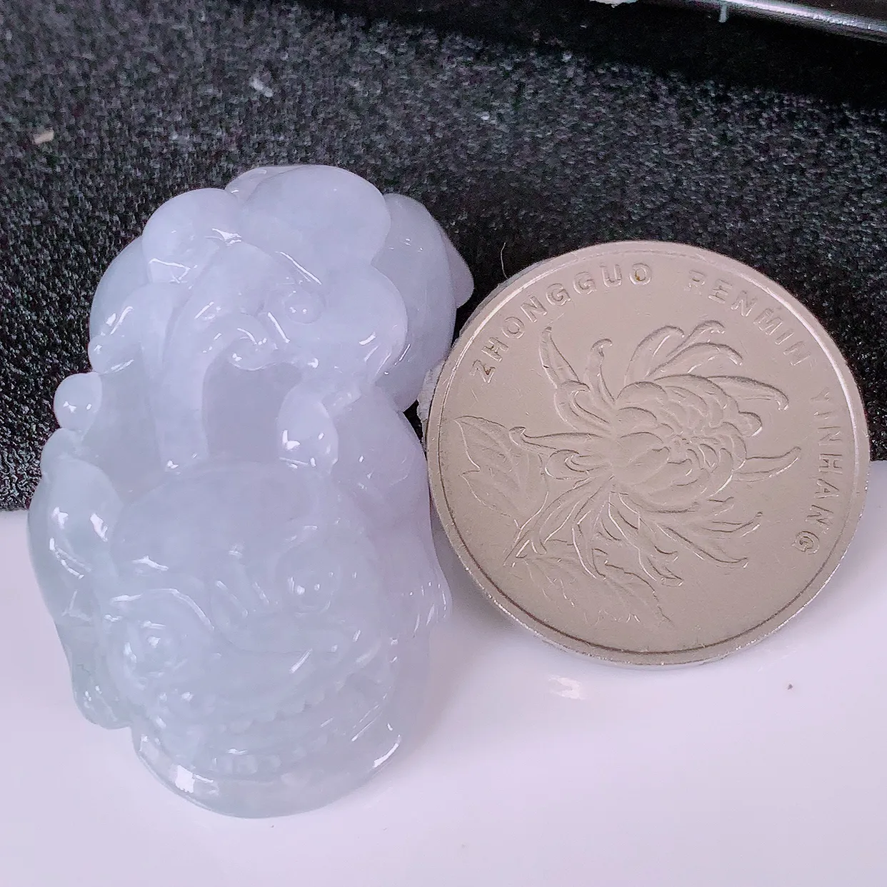 自然光实拍，冰润翡翠一对招财貔貅吊坠，民间有“一摸貔貅运程旺盛，再摸貔貅财运滚滚，三摸貔貅平步青云 ”  的美好祝愿。#05.16