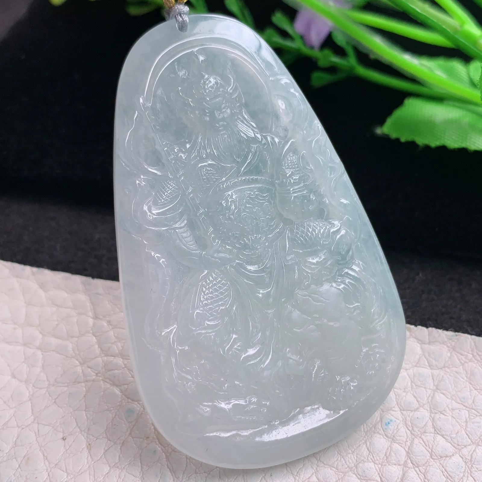 rp实拍59.8*37.8*4.5缅甸翡翠精雕冰纯立体关公 关二爷玉吊坠 玉挂坠