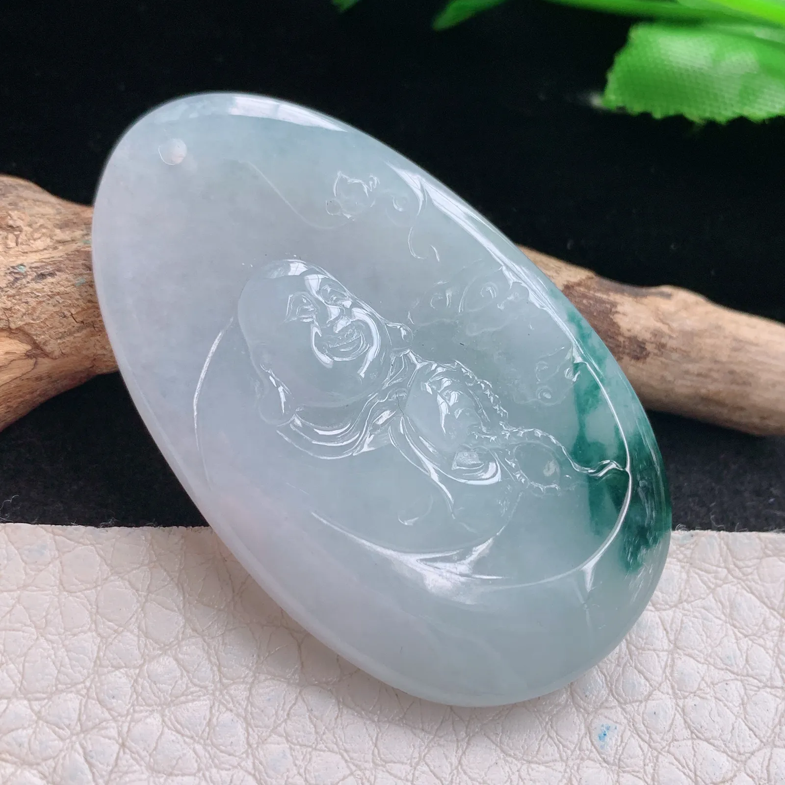 kh实拍50*39*5.8缅甸翡翠精雕冰飘花逍遥佛 开心佛玉吊坠 玉挂坠