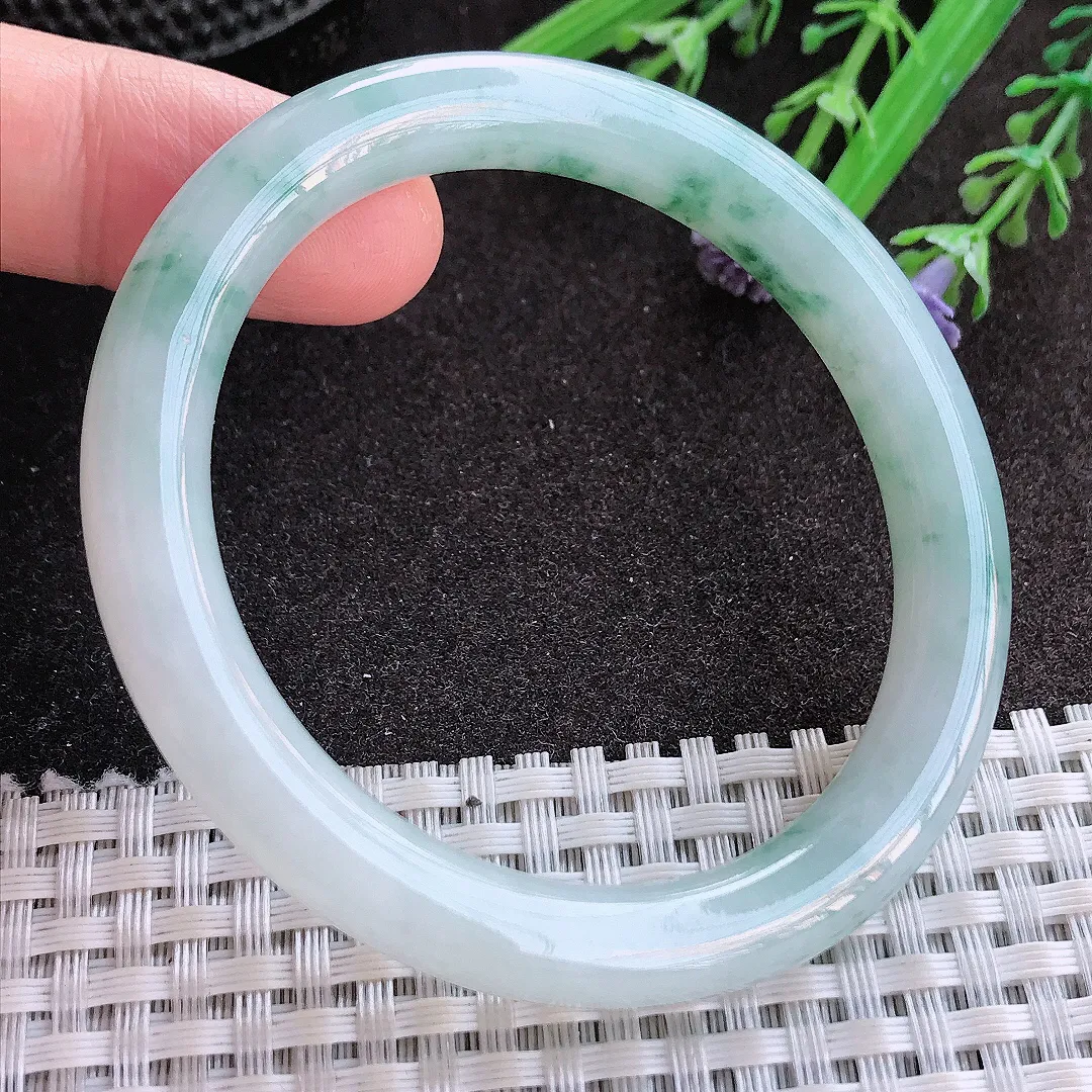 实拍A货翡翠老坑冰胶水灵飘花贵妃手镯翡翠玉镯圆条贵妃