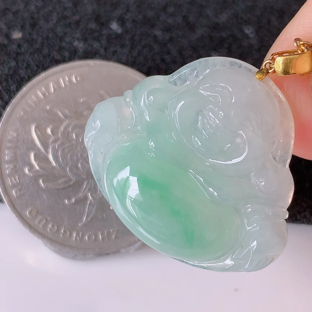 18K金镶嵌冰飘绿翡翠佛公吊坠，玉笑佛，饱满，开脸喜庆，品佳品， 配戴优雅迷人！#41.16整体29*裸石26*23*6.2mm