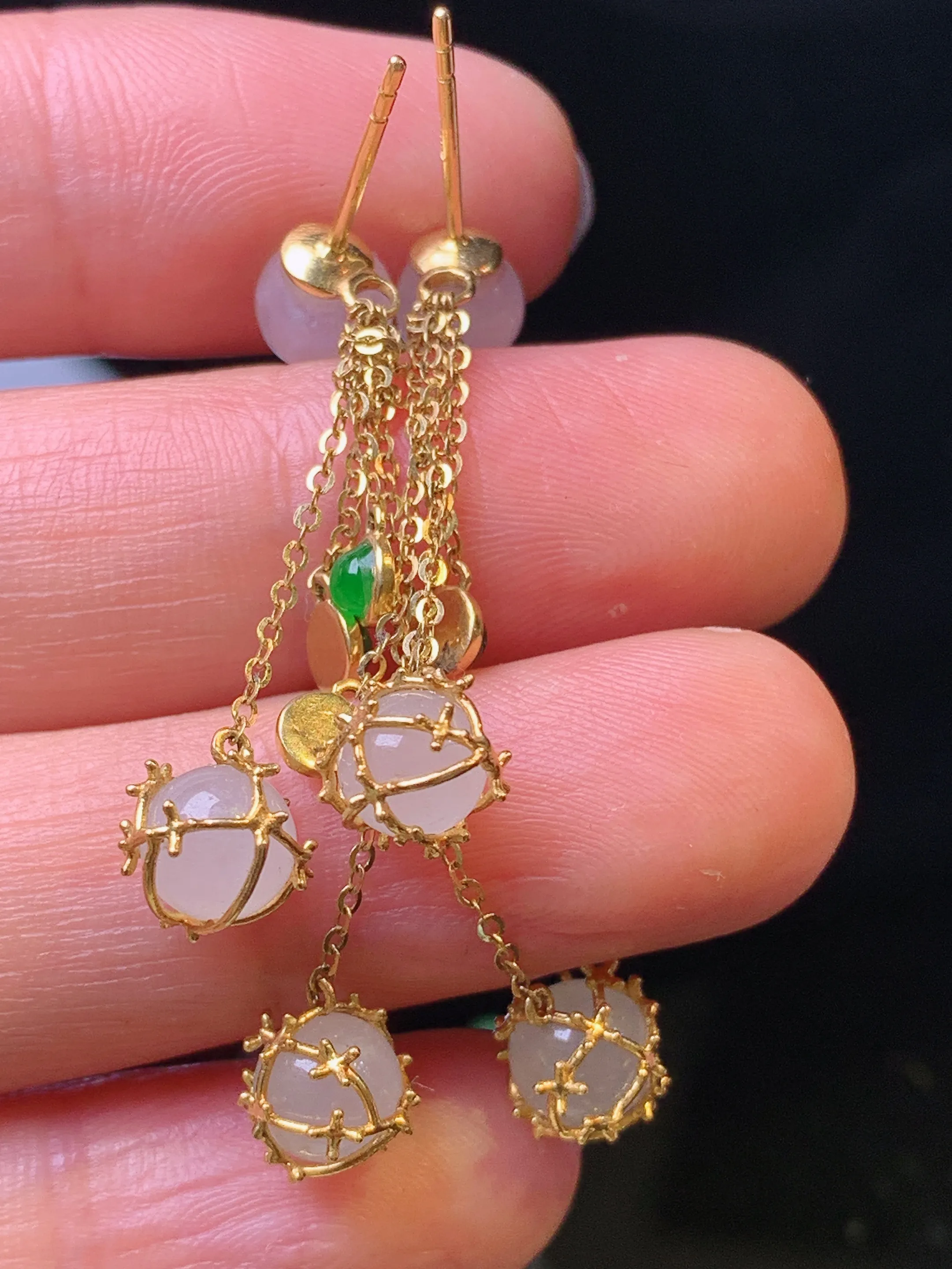 18k金镶嵌冰种圆珠耳坠 玉质细腻 色泽清新艳丽 整体尺寸43.8*6