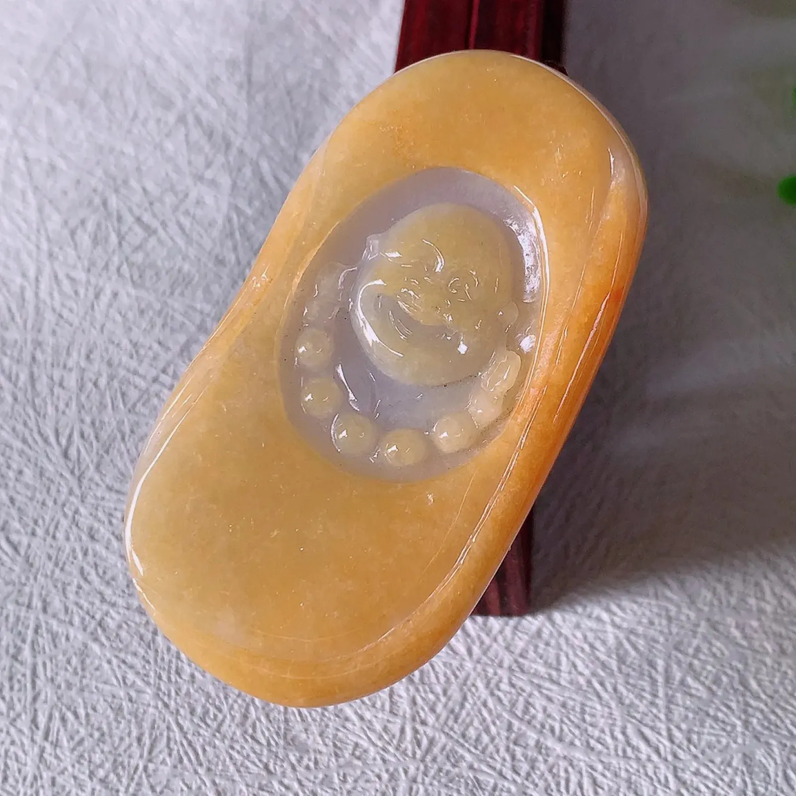 自然光实拍，冰润黄翡双彩翡翠布袋佛吊坠，代代有财，灼灼生辉！澄净美好的布袋福佛 ，形态极为讨喜， 可爱憨然#41.22