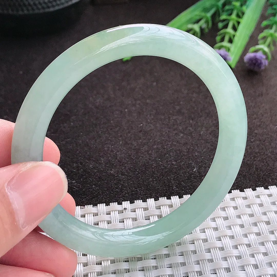 实拍A货翡翠53.5/8.2/8.4老坑冰胶水灵冰晴绿圆条手镯玉镯子平安镯