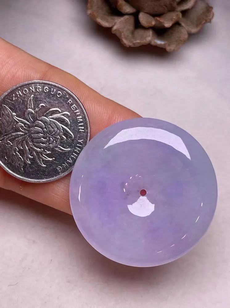 冰糯种紫罗兰【平安扣】吊坠，种水好，玉质细腻 ，卖相好.