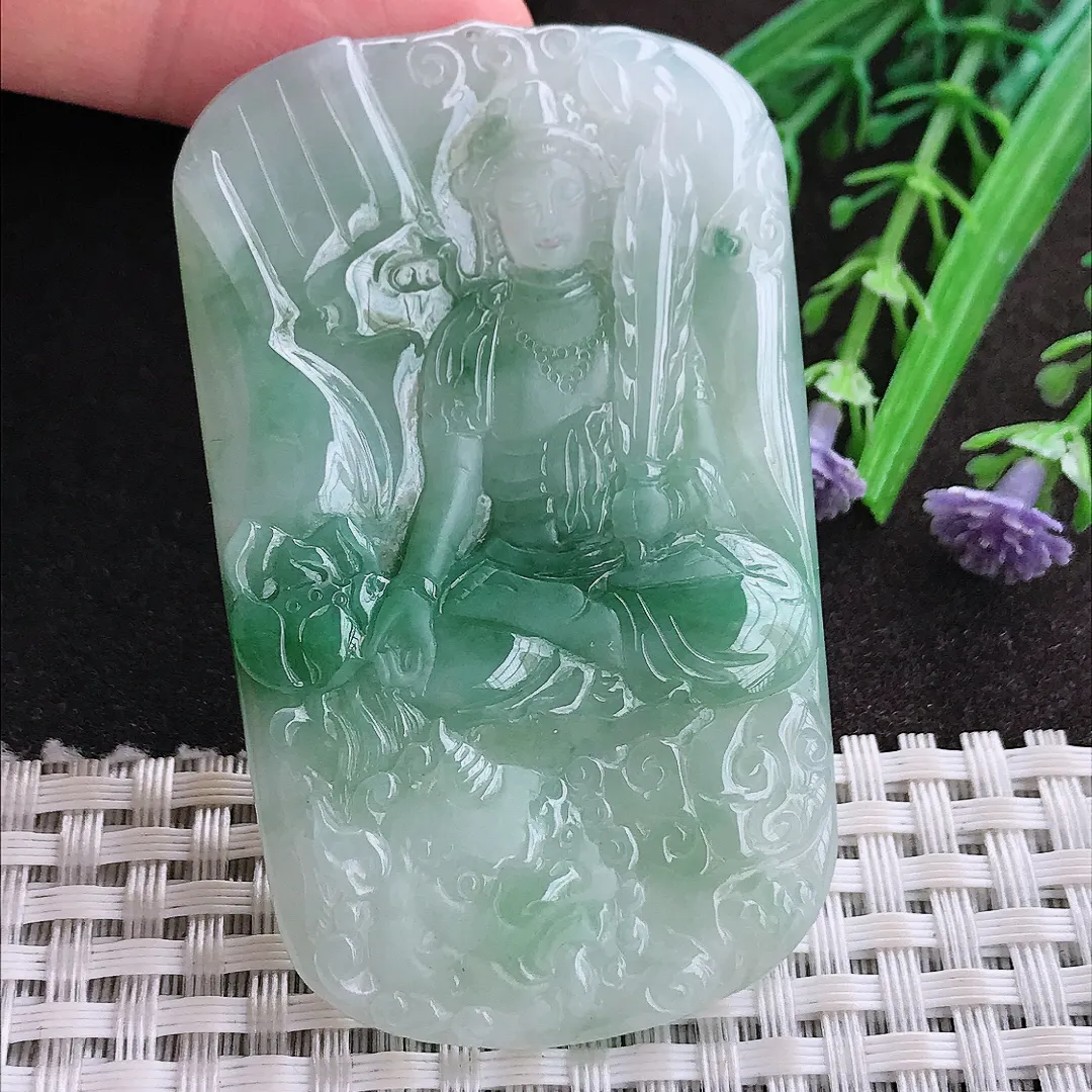 实拍A货翡翠65/40.5/5.4老坑冰润起胶飘花文殊菩萨吊坠翡翠玉牌挂件