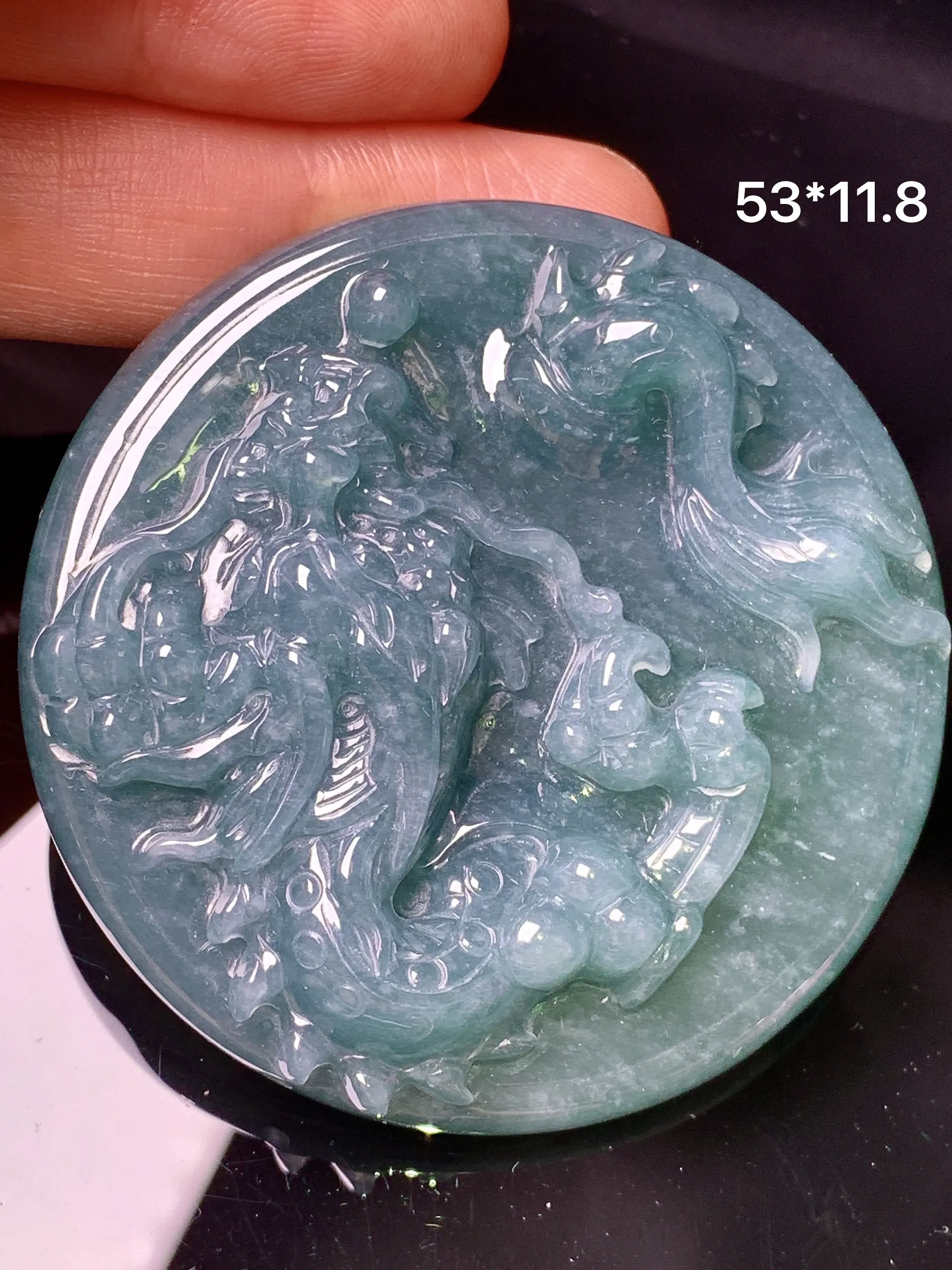 生肖龙牌吊坠 玉质细腻 色泽清新艳丽 整体尺寸53*11.8