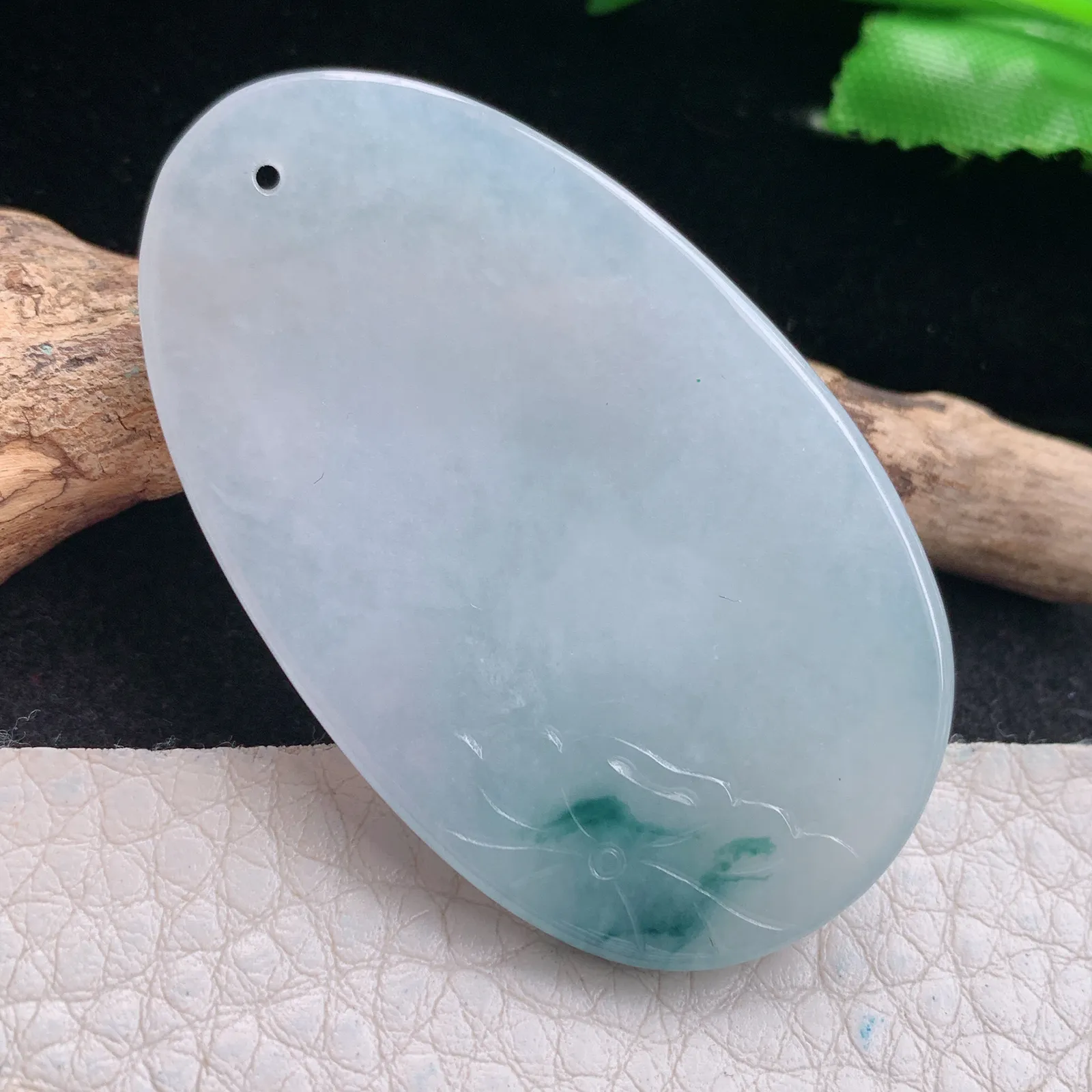 kh实拍50*39*5.8缅甸翡翠精雕冰飘花逍遥佛 开心佛玉吊坠 玉挂坠