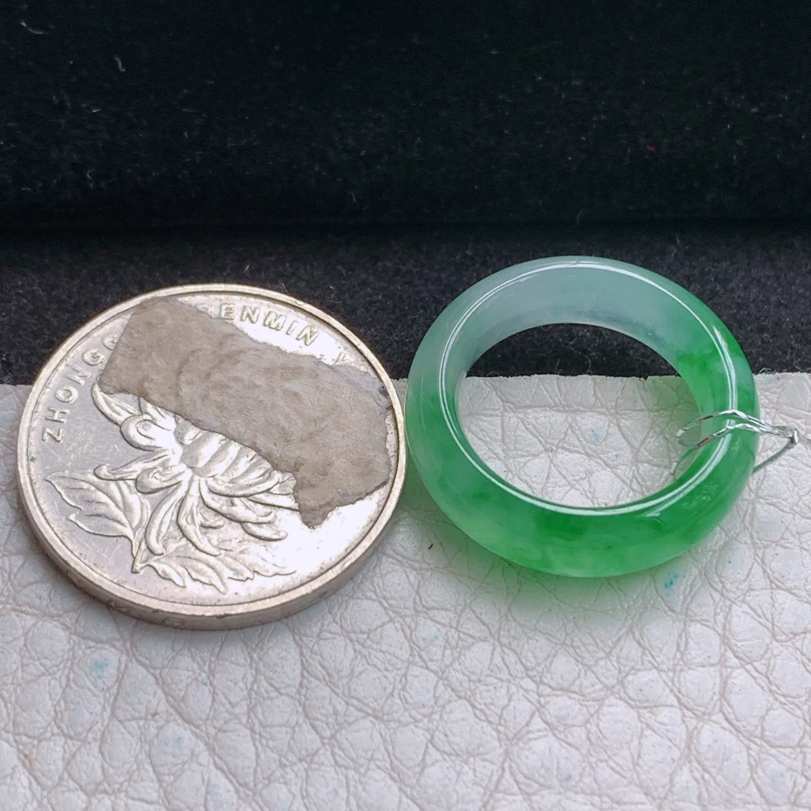 qxm实拍16*6*3.5缅甸翡翠精雕冰绿16mm内径指环 玉戒指