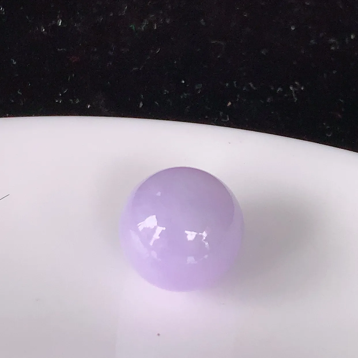 自然光实拍，紫罗兰翡翠圆珠、转运珠吊坠，寓意“时来运转，财源滚滚” 寓意佳，佩戴时尚优雅！#05.22尺寸12.2