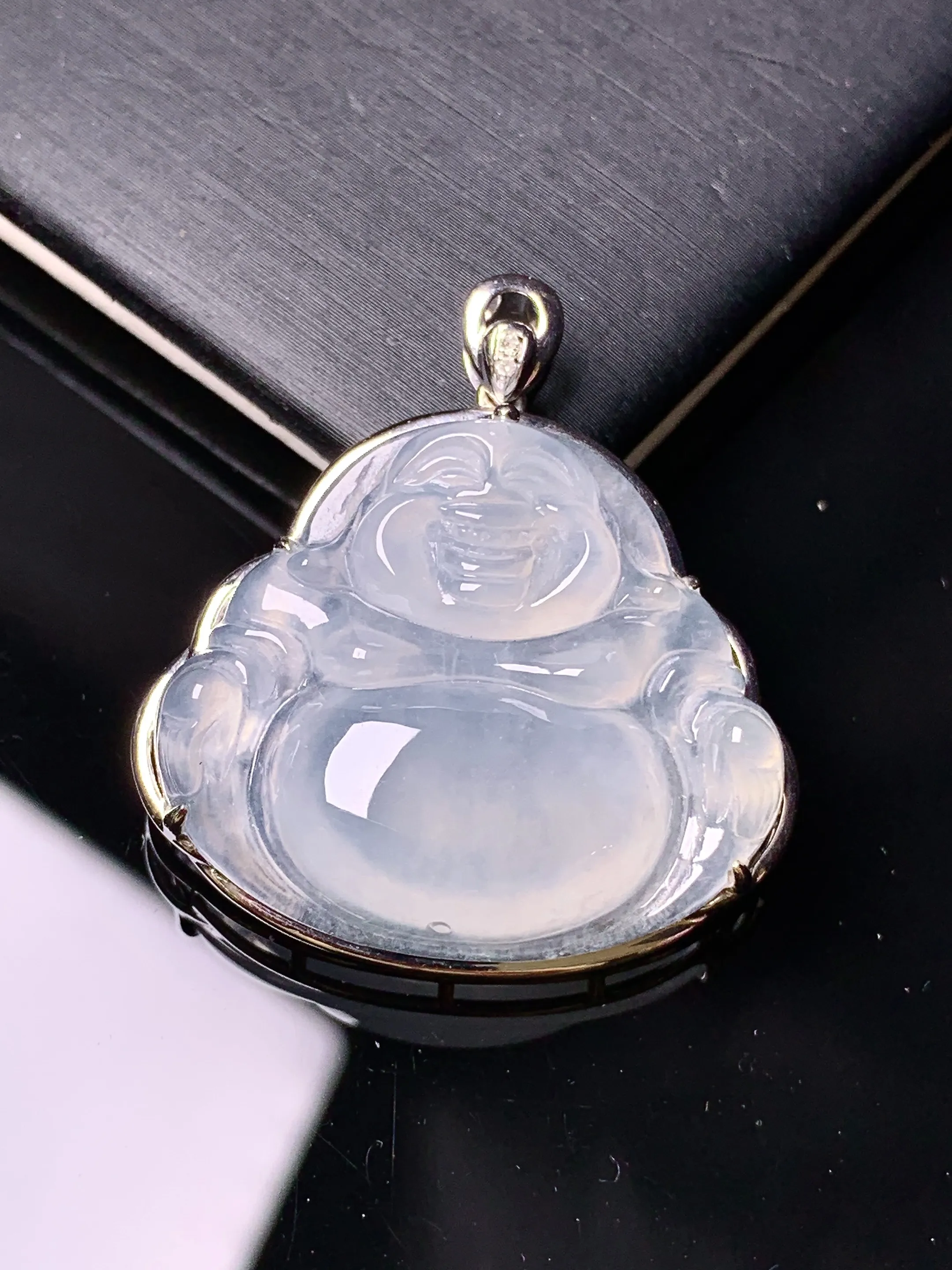 18k金镶嵌冰种佛公吊坠 玉质细腻 色泽清新艳丽 整体尺寸32.6*30*8.2