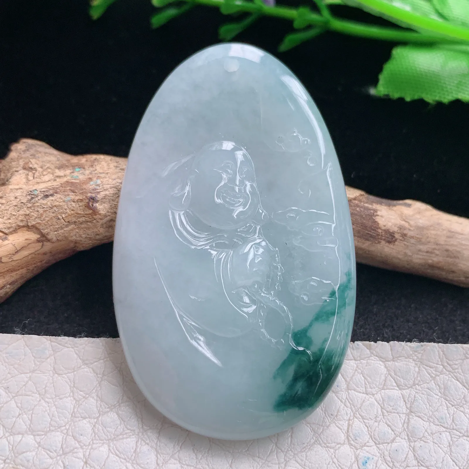 kh实拍50*39*5.8缅甸翡翠精雕冰飘花逍遥佛 开心佛玉吊坠 玉挂坠