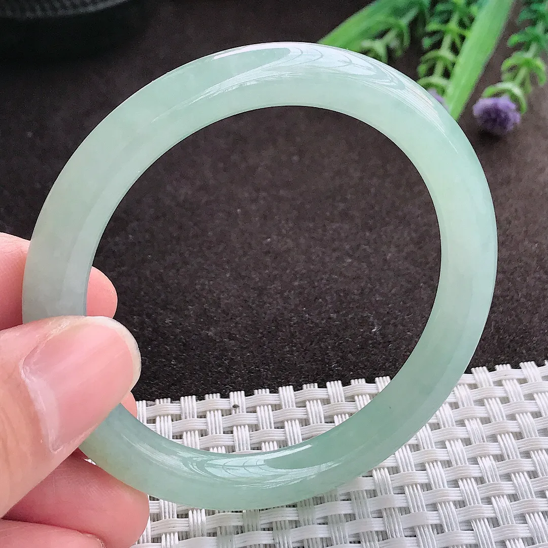 实拍A货翡翠53.5/8.2/8.4老坑冰胶水灵冰晴绿圆条手镯玉镯子平安镯