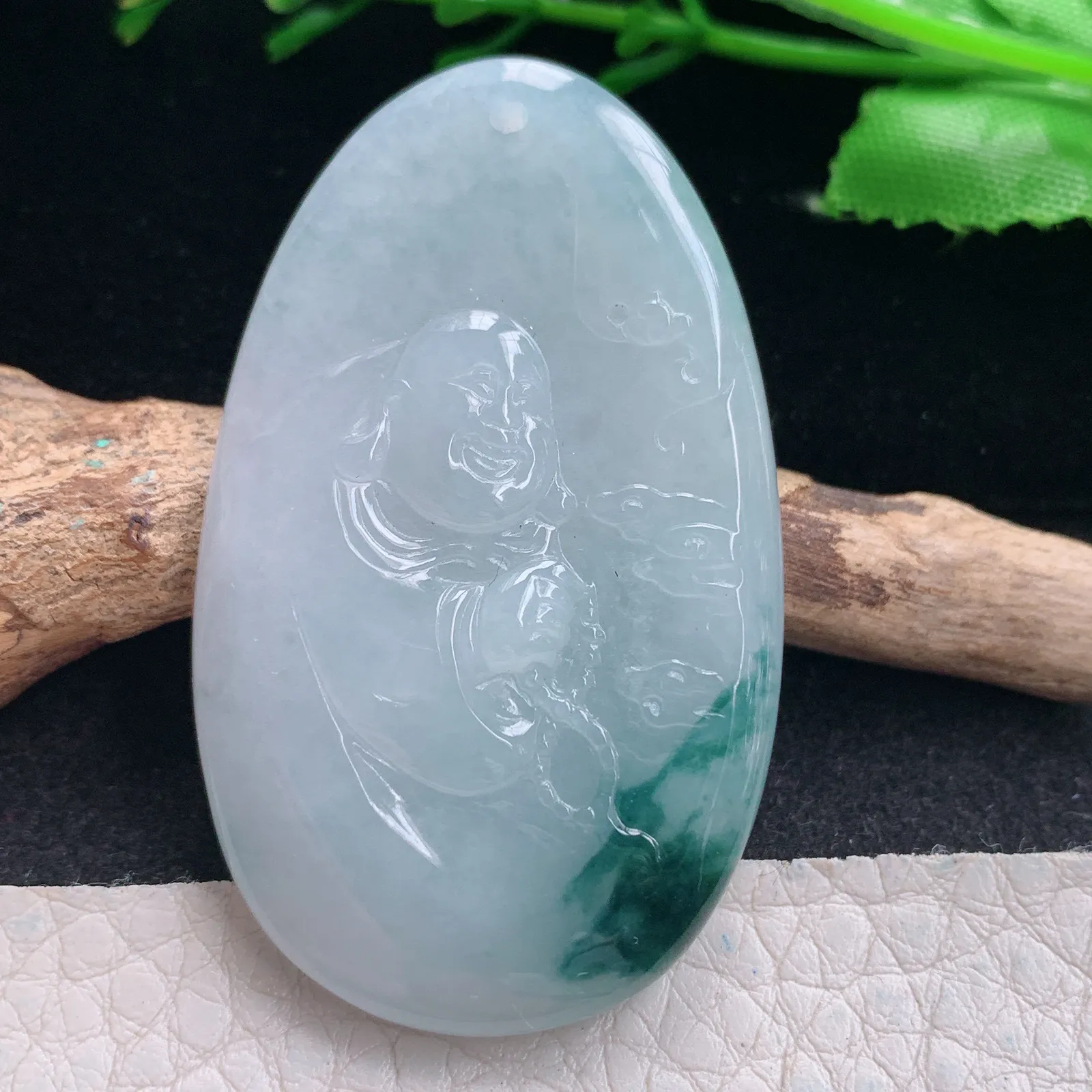 kh实拍50*39*5.8缅甸翡翠精雕冰飘花逍遥佛 开心佛玉吊坠 玉挂坠