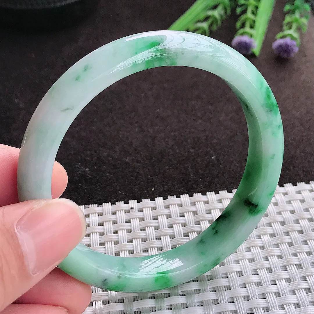 实拍A货翡翠55/10.7/7.6老坑精美温润飘阳绿手镯宽边玉镯子平安镯