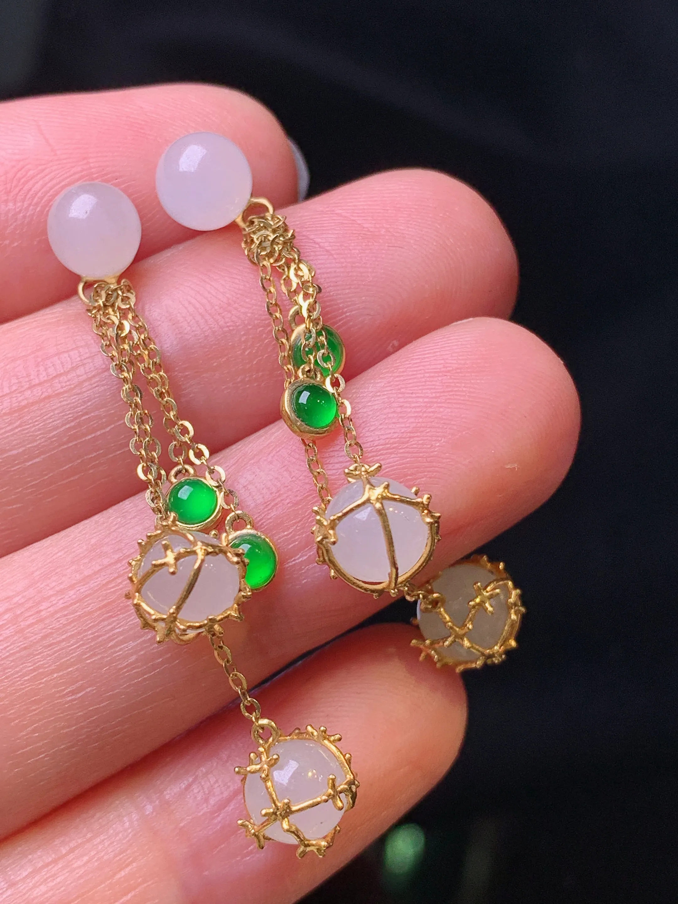 18k金镶嵌冰种圆珠耳坠 玉质细腻 色泽清新艳丽 整体尺寸43.8*6